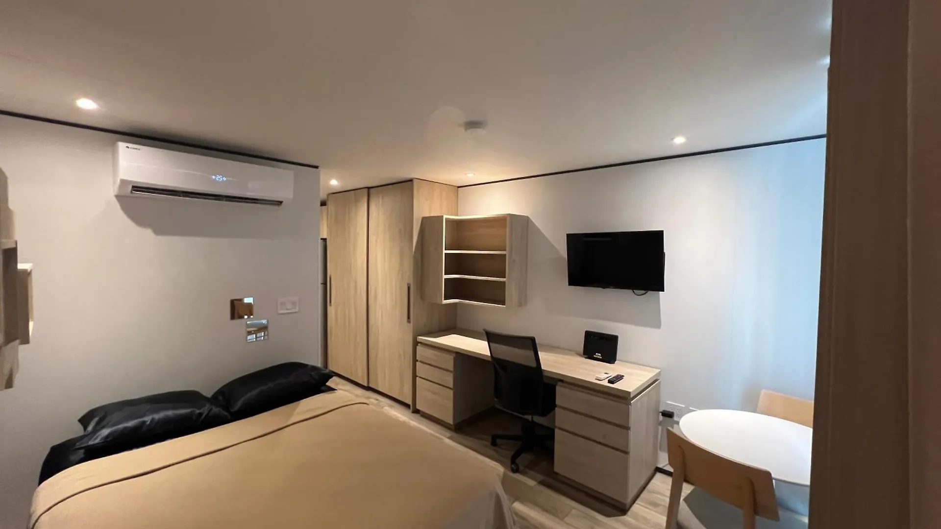 Cozy Maho Studio W Pool Gym Walk To Beach Филипсбург